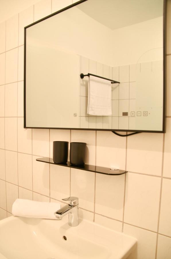 Milpau Bottrop 2 - Modernes Und Zentrales Premium-Apartment Fuer 4 Personen Mit Queensize-Bett Und Einzelbetten - Netflix, Nespresso Und Smart-Tv Eksteriør bilde